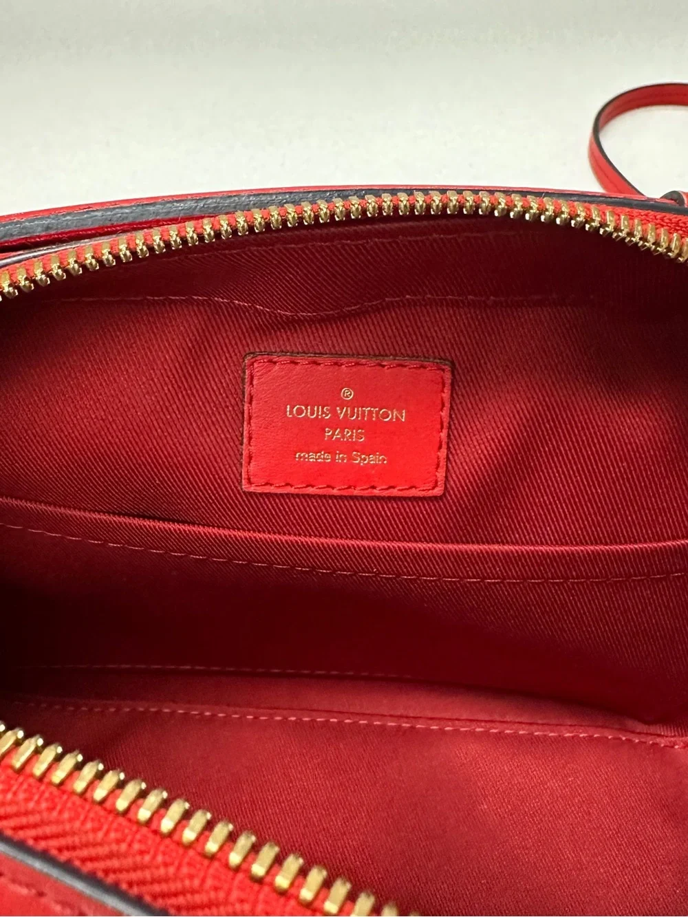 Authentic Louis Vuitton LV Saintonge Monogram Crossbody Handbag - Incl Dustbag